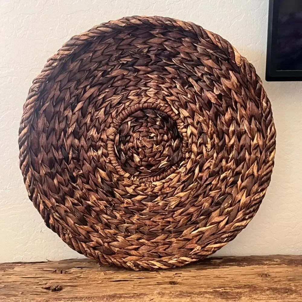 Round Hand-Woven Water Hyacinth Basket Natural 18